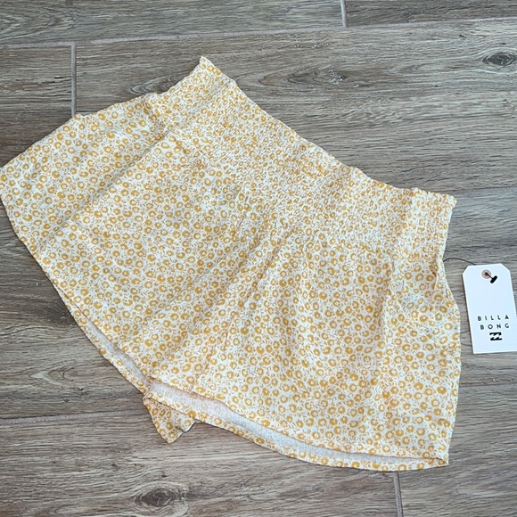 🌻 BILLABONG WAVES ALL DAY ELASTIC SHORTS 🌻 - Picture 3 of 8